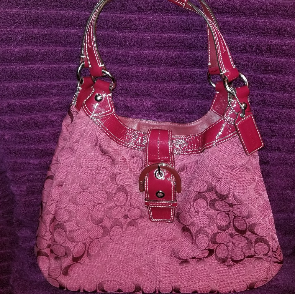 Excellent used coach handbag